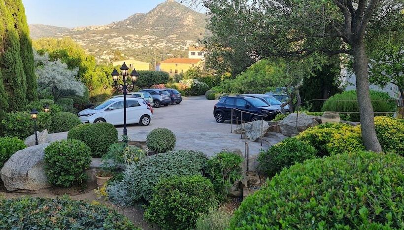 هتل Cala Di L Oru