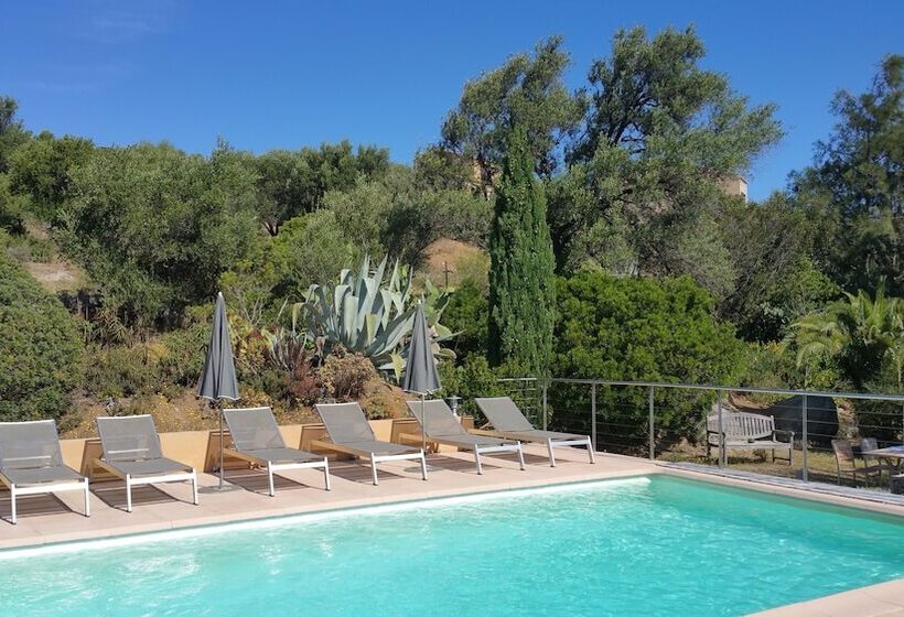 هتل Cala Di L Oru