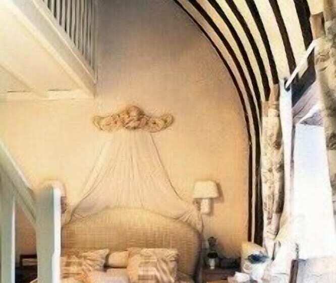 Hotel Chateau Colbert