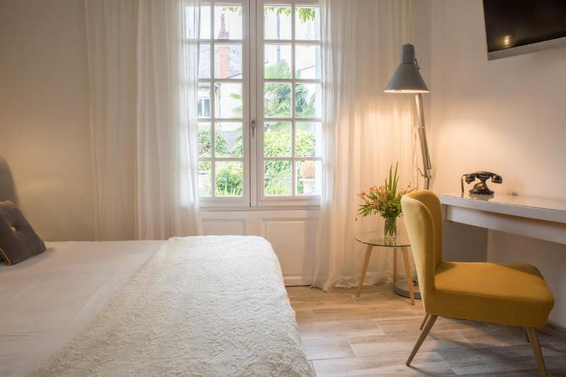 هتل Cit Hôtel Le Plantagenet