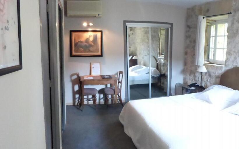 בית מלון כפרי Château D Arpaillargues   Teritoria