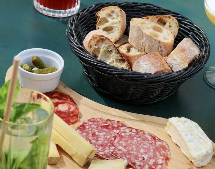 Fotos del hotel Collège Hôtel:  66