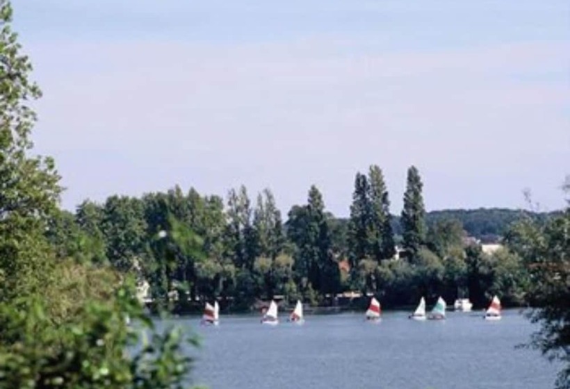 בית מלון כפרי Logis Hôtel Des Lacs Paris Sud