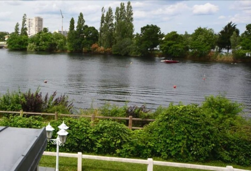 בית מלון כפרי Logis Hôtel Des Lacs Paris Sud