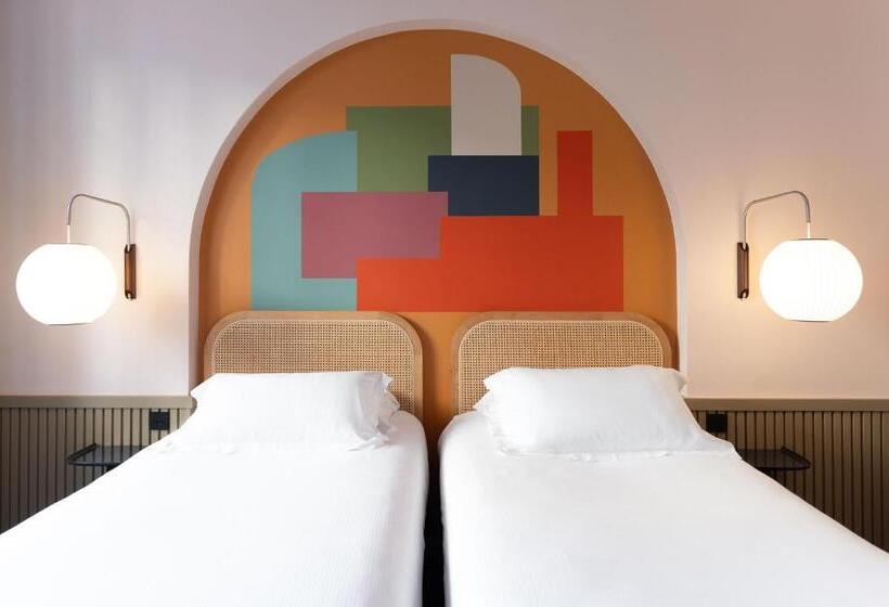 Fotos del hotel Hôtel Des Artistes:  4