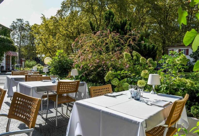 فندق Du Commerce