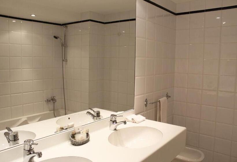 هتل Hostellerie Du Grand Saint Antoine