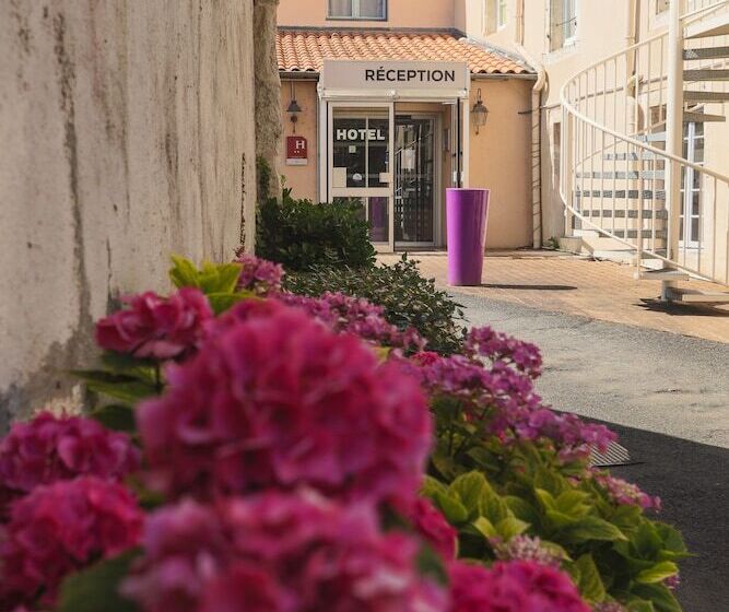 ホテル Hôtel Le Cheval Blanc