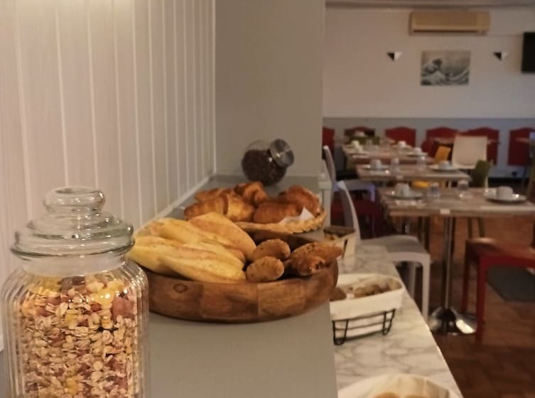 ホテル Hôtel Le Cheval Blanc