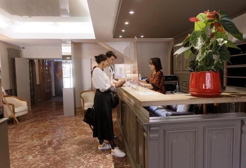 هتل Hôtel Le Lons