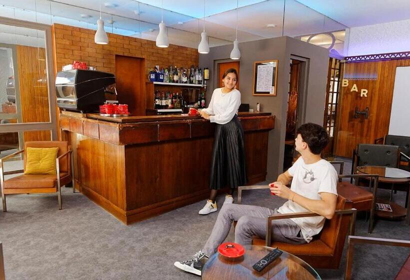 هتل Hôtel Le Lons