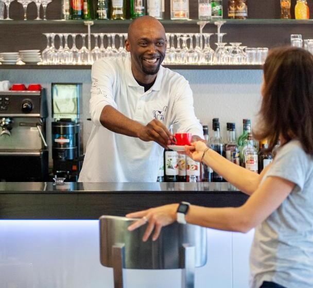 בית מלון כפרי Ibis Maisons Laffitte