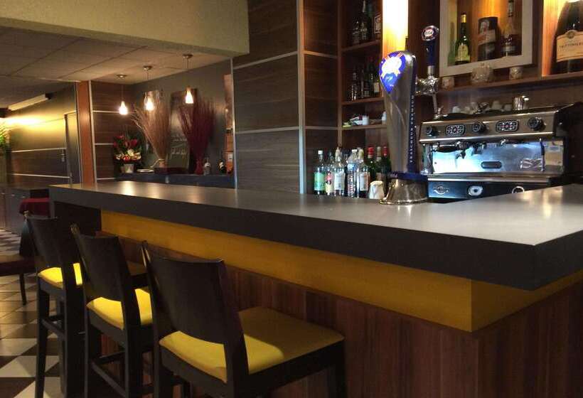 هتل Kyriad Argenteuil