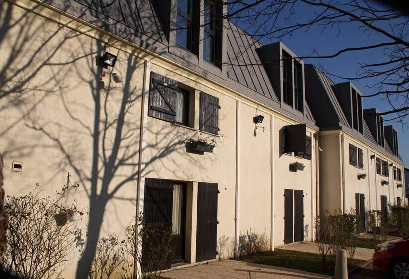 هتل Kyriad Argenteuil