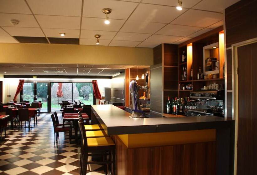 هتل Kyriad Argenteuil