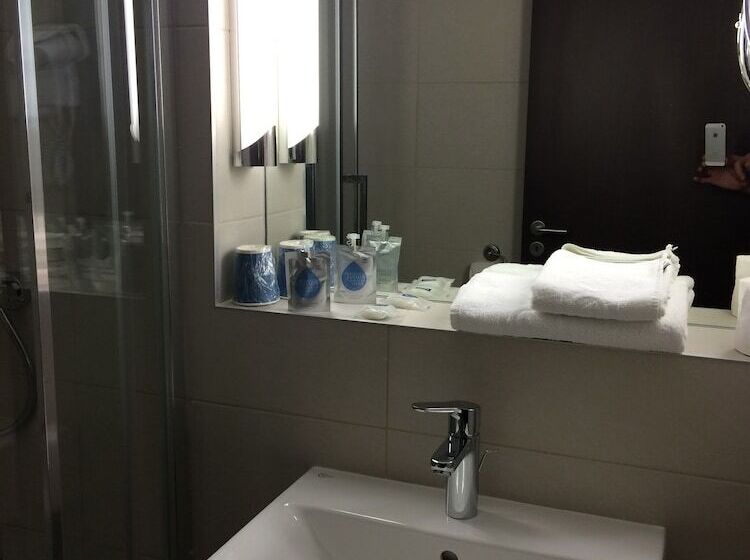 هتل Kyriad Argenteuil