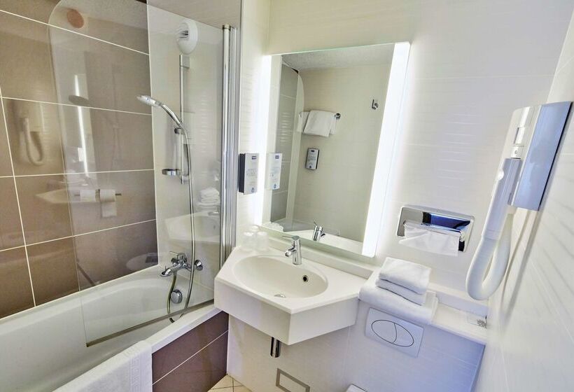 Kyriad Hotel Nevers Centre