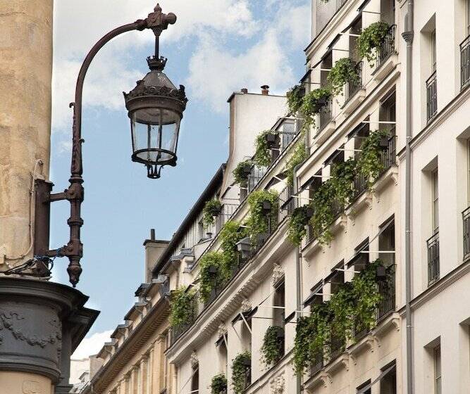 Hotel Le Burgundy Paris