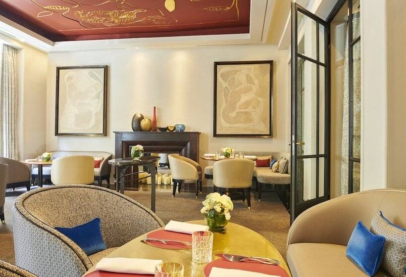 Hotel Le Burgundy Paris