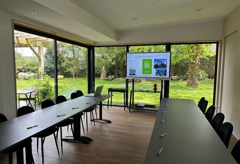 ホテル Le Clos Du Pontic Logis Et Cit