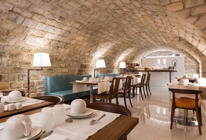 Fotos del hotel Hôtel Jardin De Cluny:  9