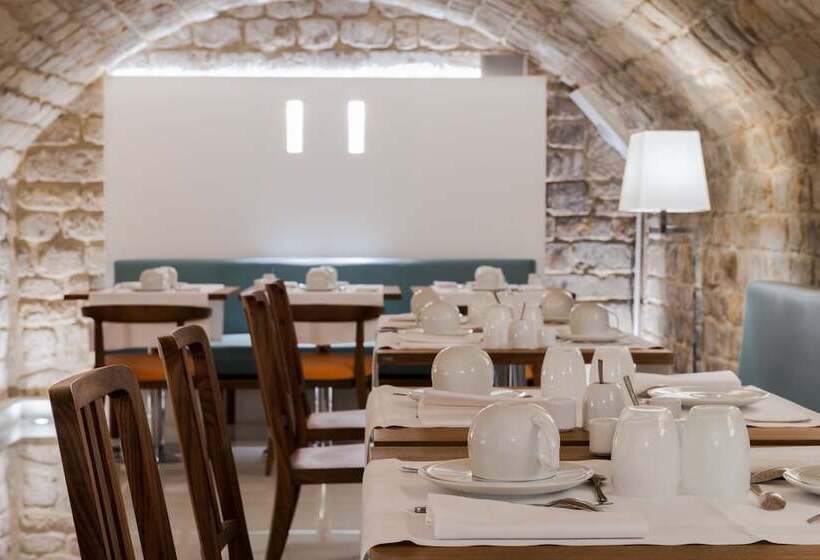 Fotos del hotel Hôtel Jardin De Cluny:  14