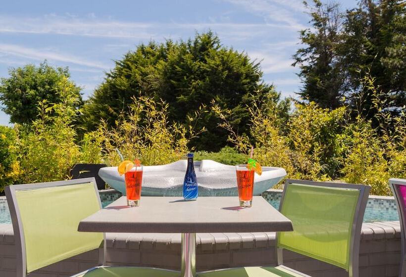 هتل Logis, Hôtel Au Chêne Vert, Saint Brieuc Nord