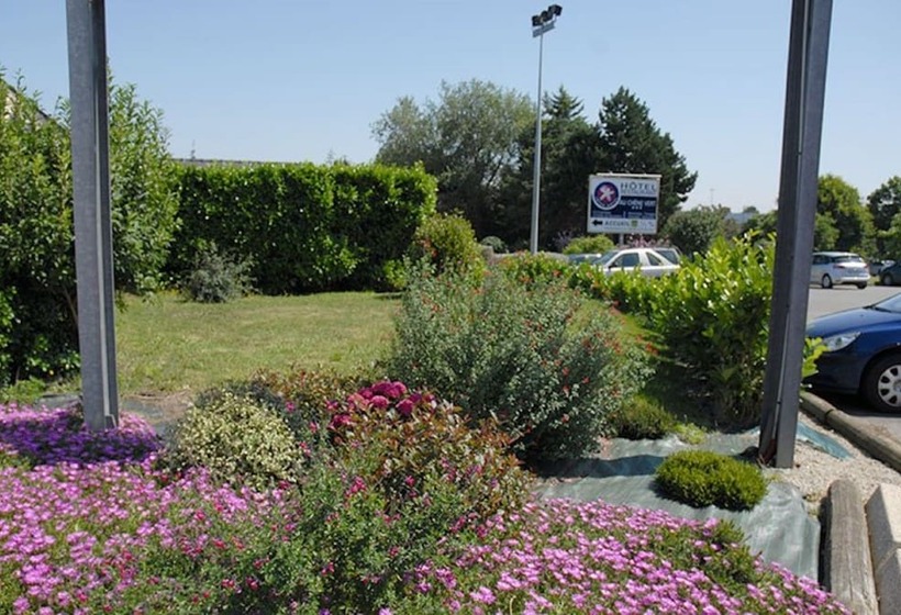 هتل Logis, Hôtel Au Chêne Vert, Saint Brieuc Nord