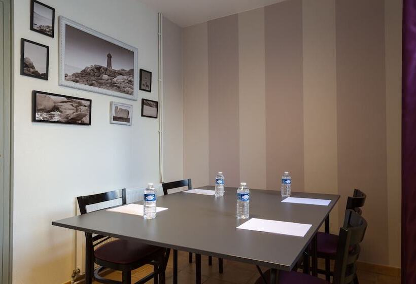 هتل Logis, Hôtel Au Chêne Vert, Saint Brieuc Nord