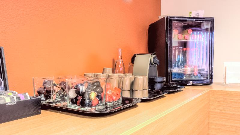هتل Logis Hôtel Restaurant Des Acacias Lille Tourcoing