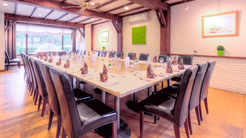 هتل Logis Hôtel Restaurant Des Acacias Lille Tourcoing