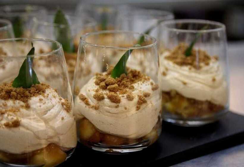 ホテル Logis Les Charmilles Chalonsursaone Sud