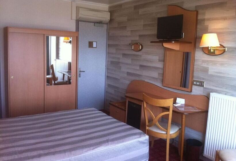 Отель Logis Hôtel & Restaurant Mediterranee