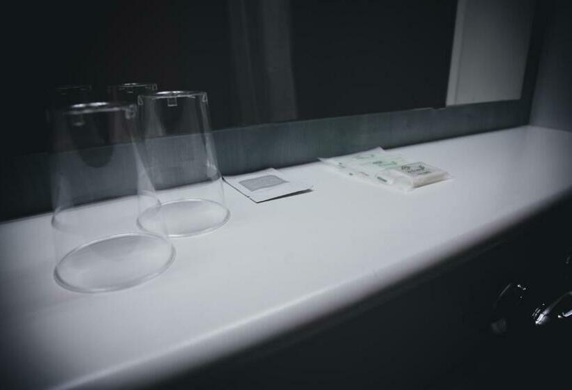 La Roseraie  Hotel & Restaurant