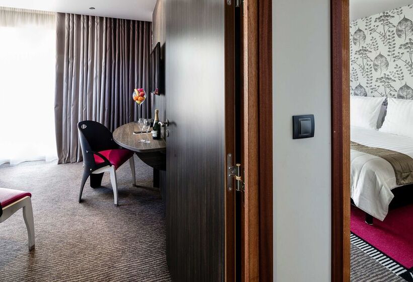 Fotos del hotel Best Western Premier Le Patio Des Artistes Wellness Jacuzzi:  34