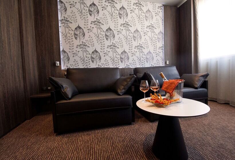 Fotos del hotel Best Western Premier Le Patio Des Artistes Wellness Jacuzzi:  44