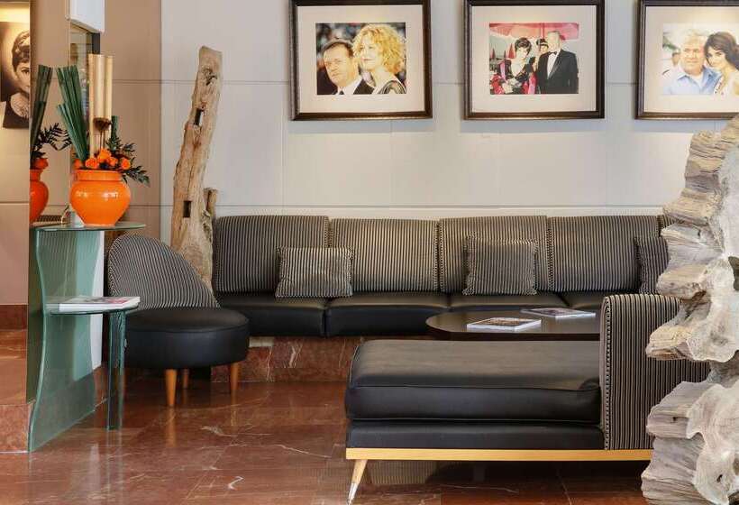 Fotos del hotel Best Western Premier Le Patio Des Artistes Wellness Jacuzzi:  43