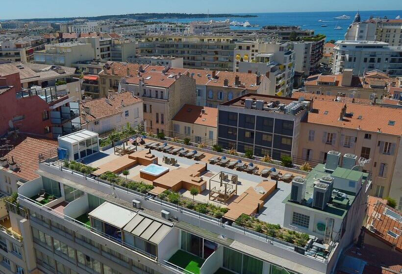 Fotos del hotel Best Western Premier Le Patio Des Artistes Wellness Jacuzzi:  45