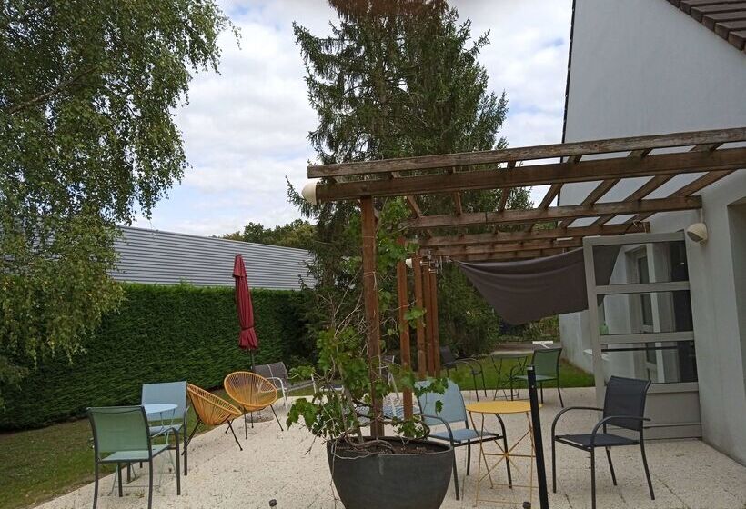 Campanile Hotel Chantilly