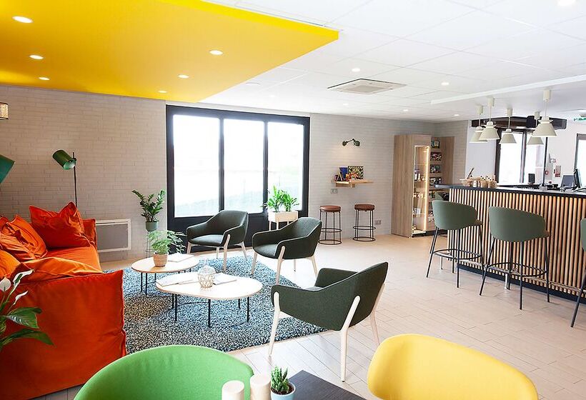 Отель Campanile Clermont Ferrand Le Brezet