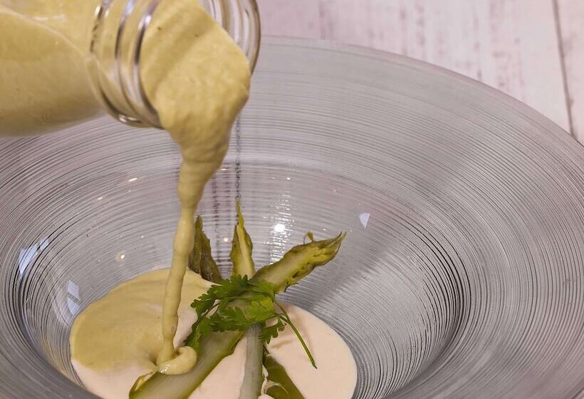 Отель Campanile Clermont Ferrand Le Brezet