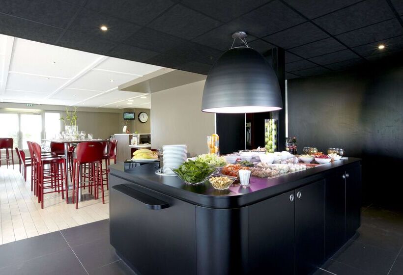 Отель Campanile Lille Sud  Chr