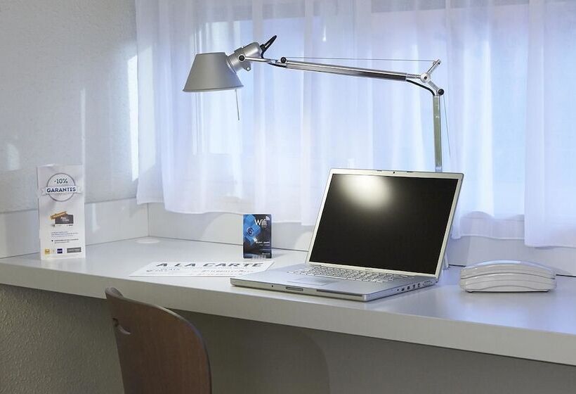 هتل Campanile Lille Sud Chr