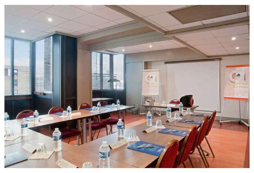 Отель Campanile Marne La Vallee  Torcy