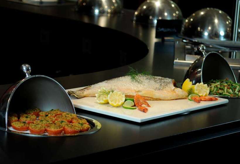 Отель Campanile Marne La Vallee  Torcy