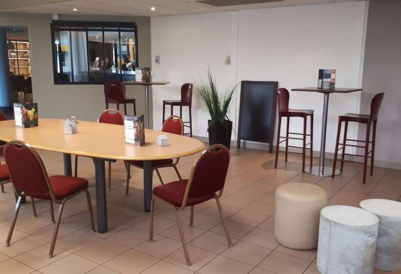 Отель Campanile Marne La Vallee  Torcy