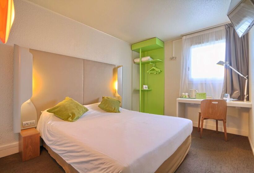 Hotel Campanile Paris Ouest Nanterre La Defense