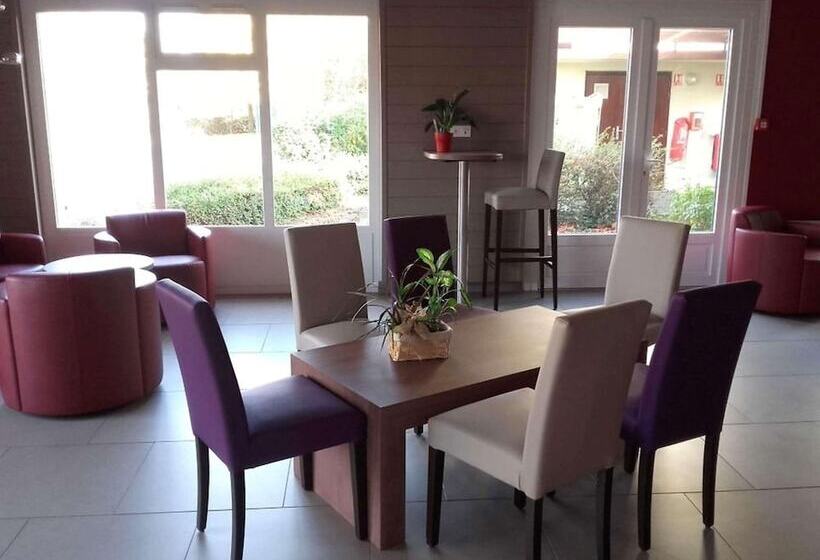 בית מלון כפרי Campanile Sable Sur Sarthe  Vion