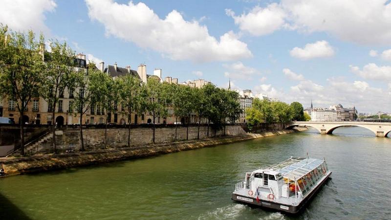 هتل Hôtel Des Deux Iles   Notre Dame
