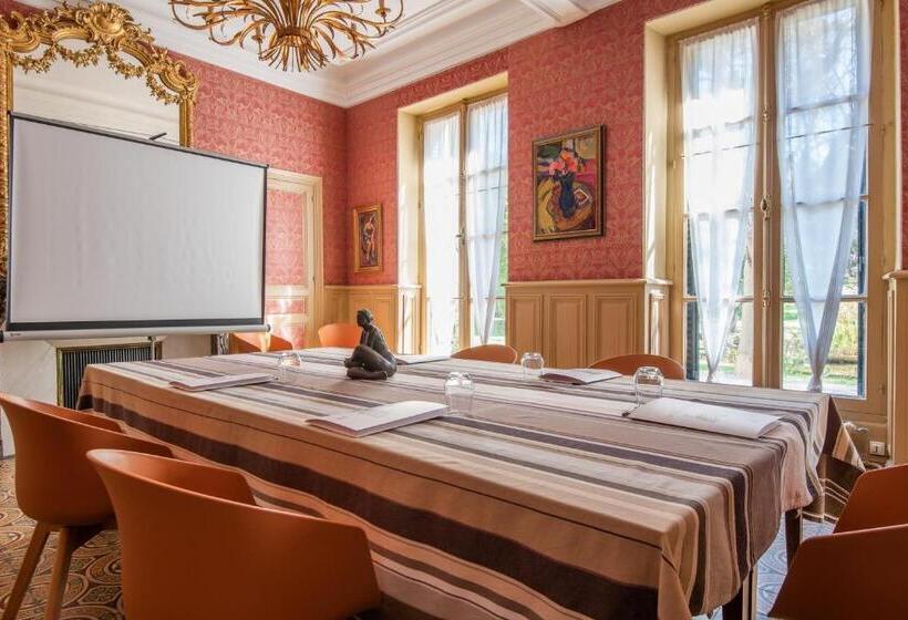 فندق Domaine D Auriac  Relais & Chateaux